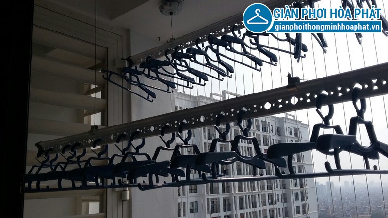 Lắp đặt giàn phơi thông minh và lưới an toàn cầu thang nhà anh Lâm, Kim Mã, Ba Đình, Hà Nội